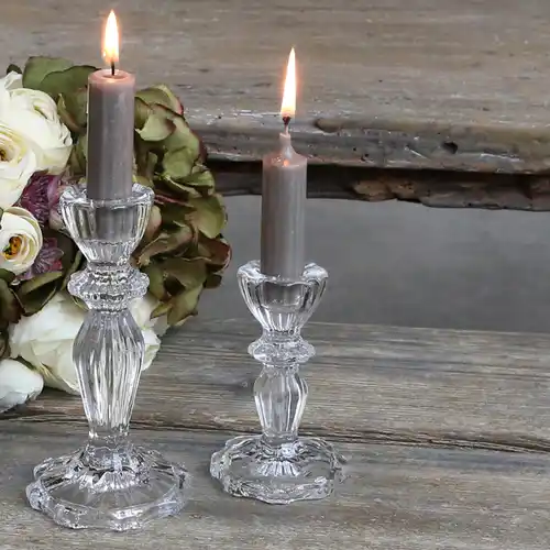 Corinthia Kerzenhalter-Set (2 Stück) – Klassisches Design, Antikes Elfenbein, Handbemalt, Aus Harz